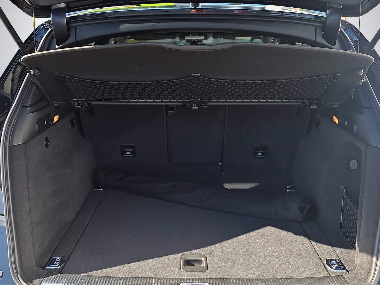 AUDI SQ5 3.0 TDI quattro tiptronic-image-11