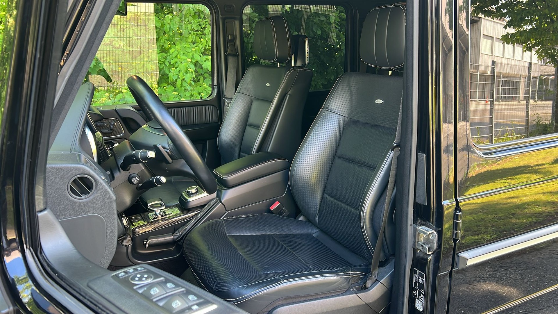 MERCEDES-BENZ G 63 AMG Automatic-image-11