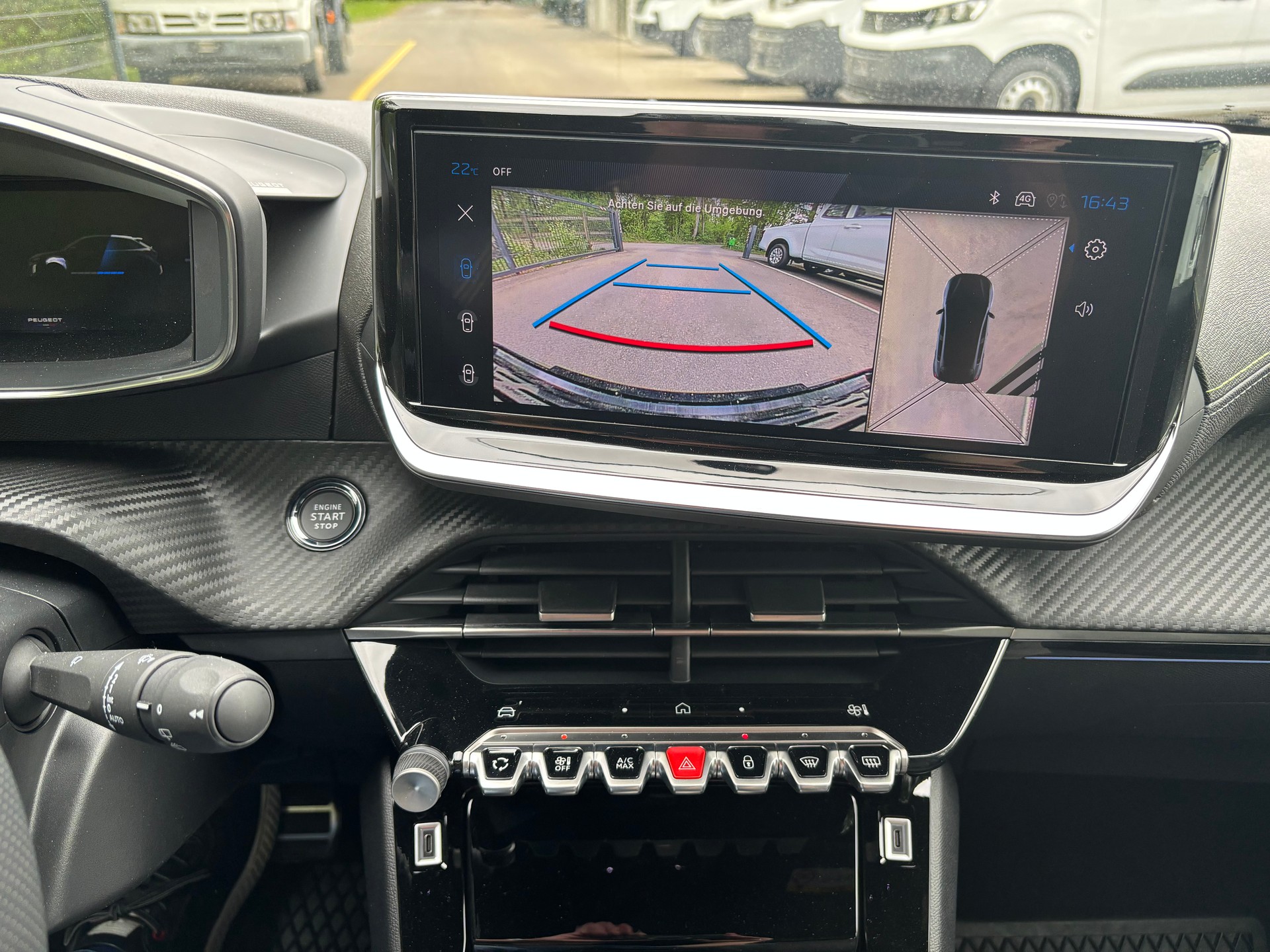 PEUGEOT 208 1.2 MHEV 145 GT-image-12