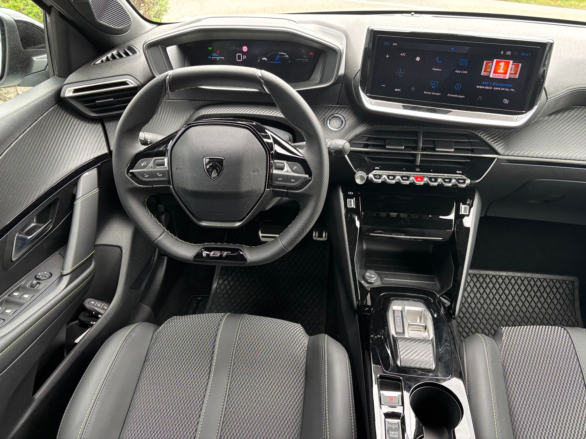 PEUGEOT 208 1.2 MHEV 145 GT-image-9
