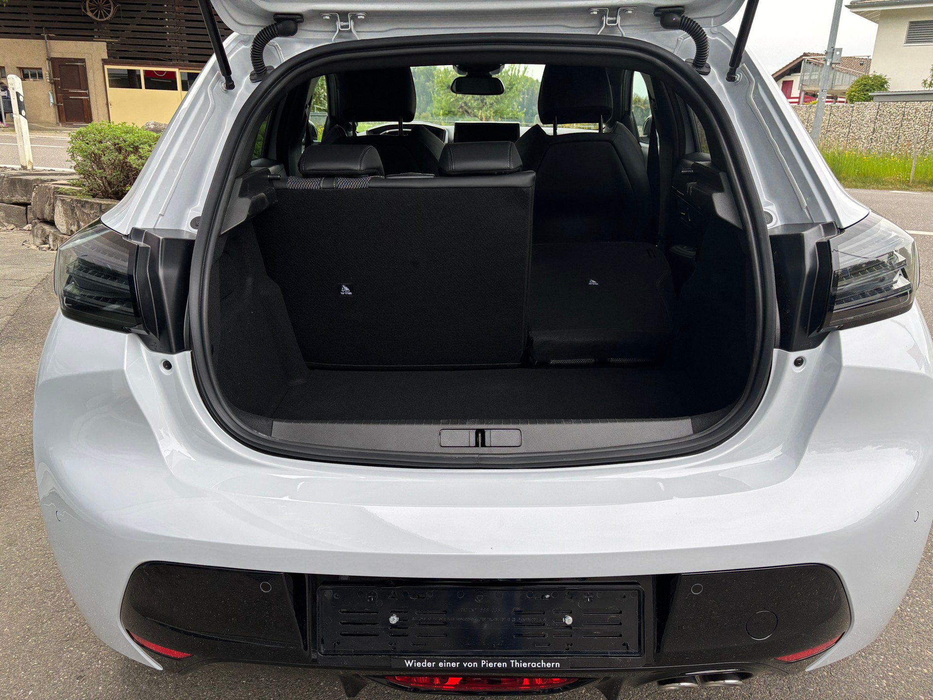 PEUGEOT 208 1.2 MHEV 145 GT-image-5