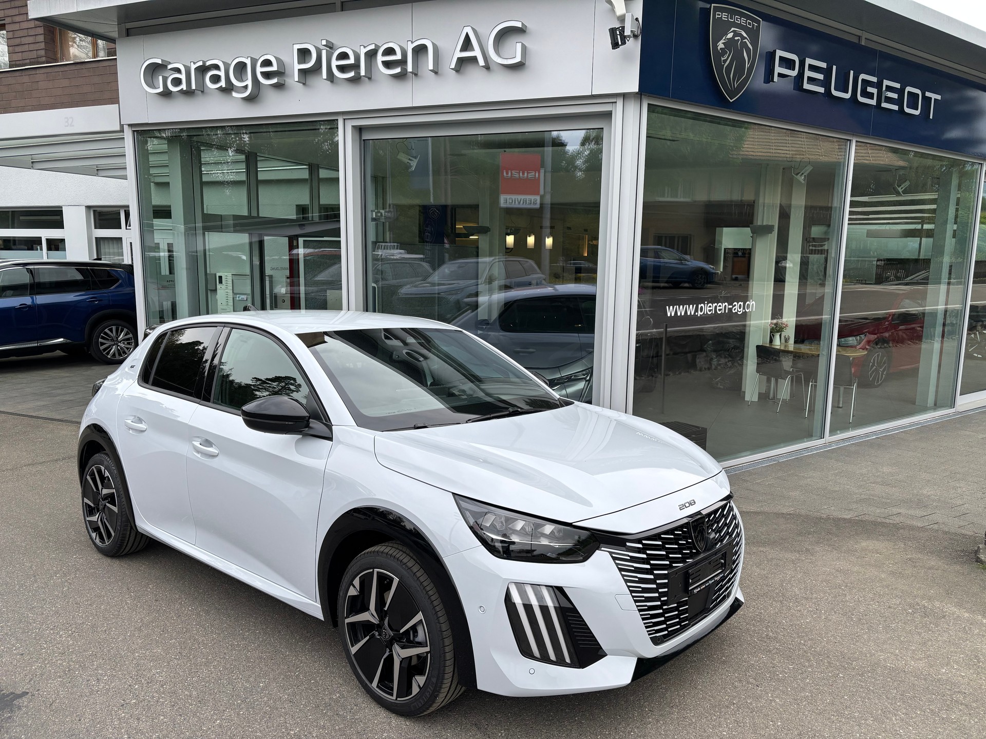 PEUGEOT 208 1.2 MHEV 145 GT-image-0