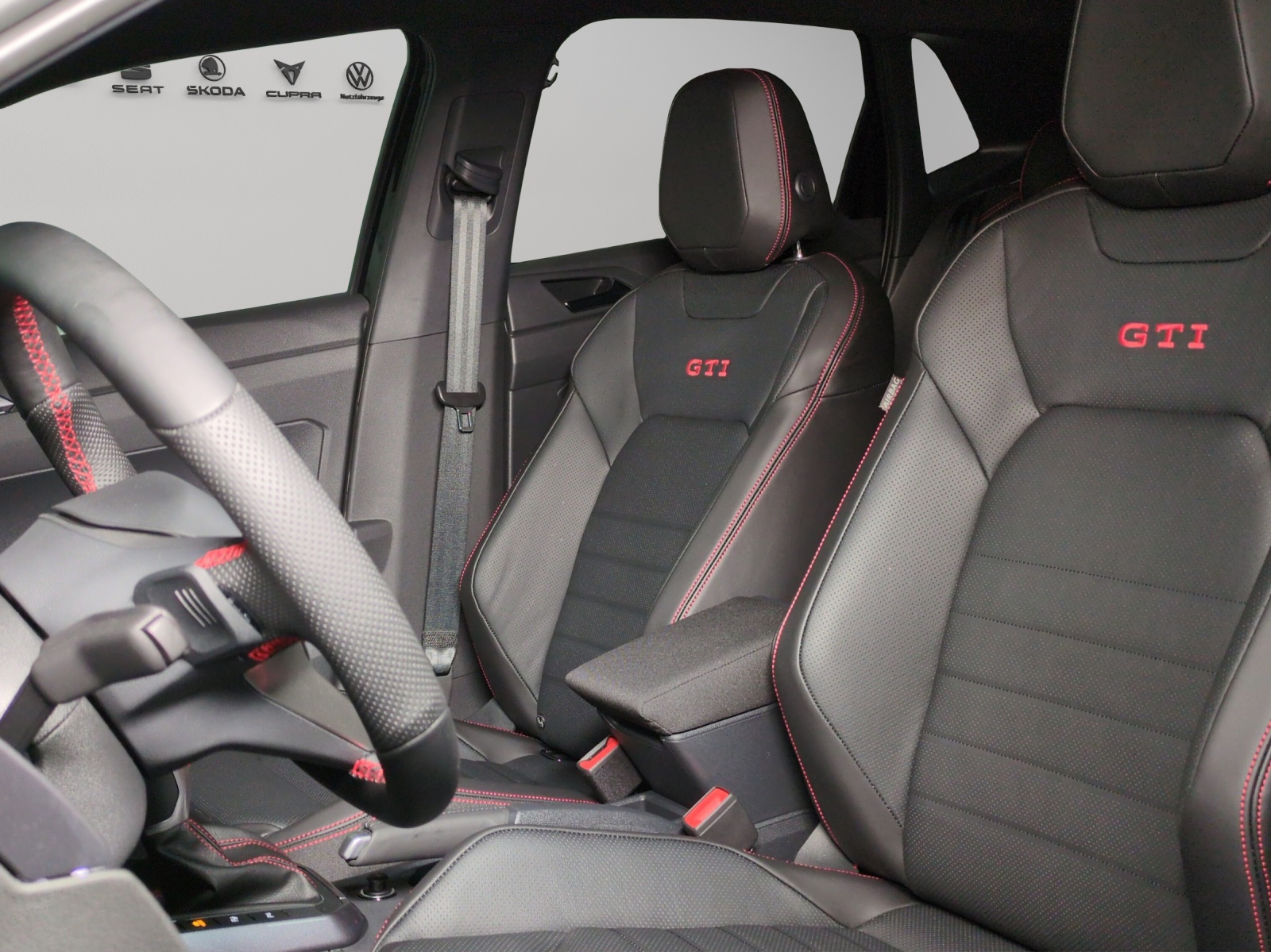 VW Polo 2.0 TSI GTI DSG-image-5