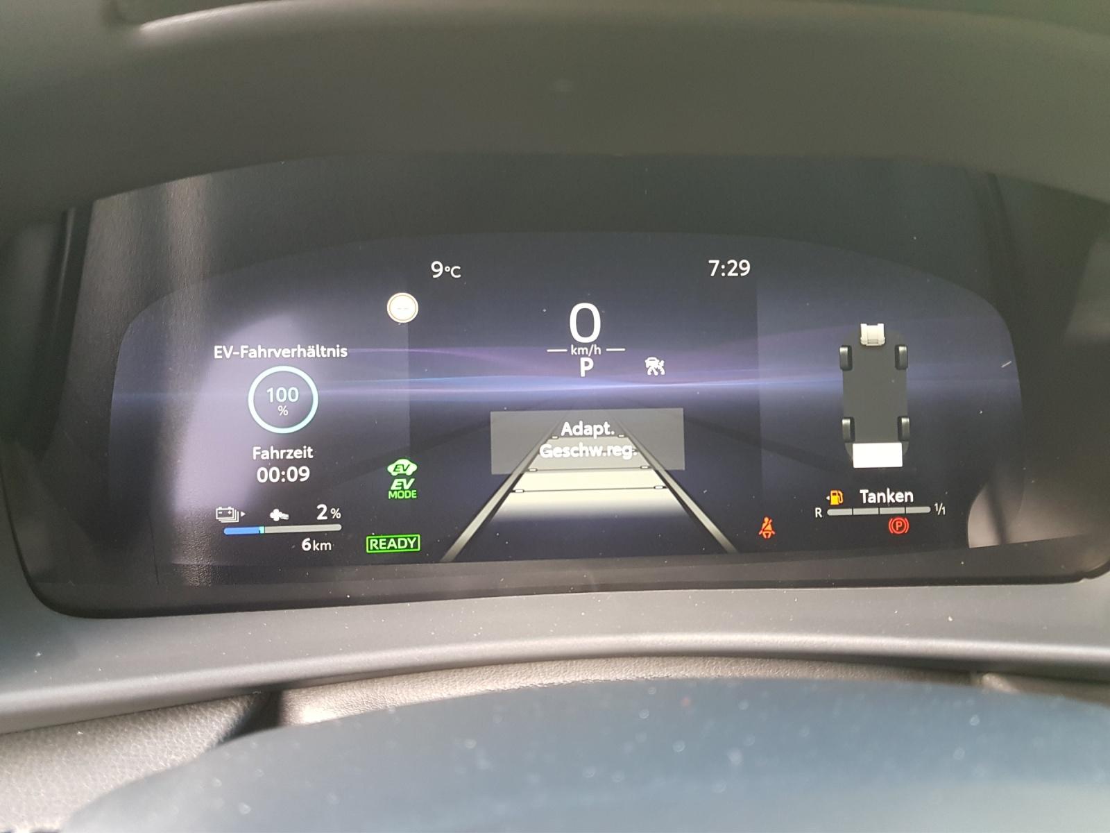 TOYOTA C-HR 2.0 PHEV Trend-image-7