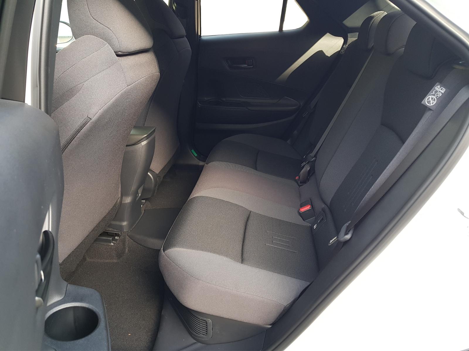 TOYOTA C-HR 2.0 PHEV Trend-image-10