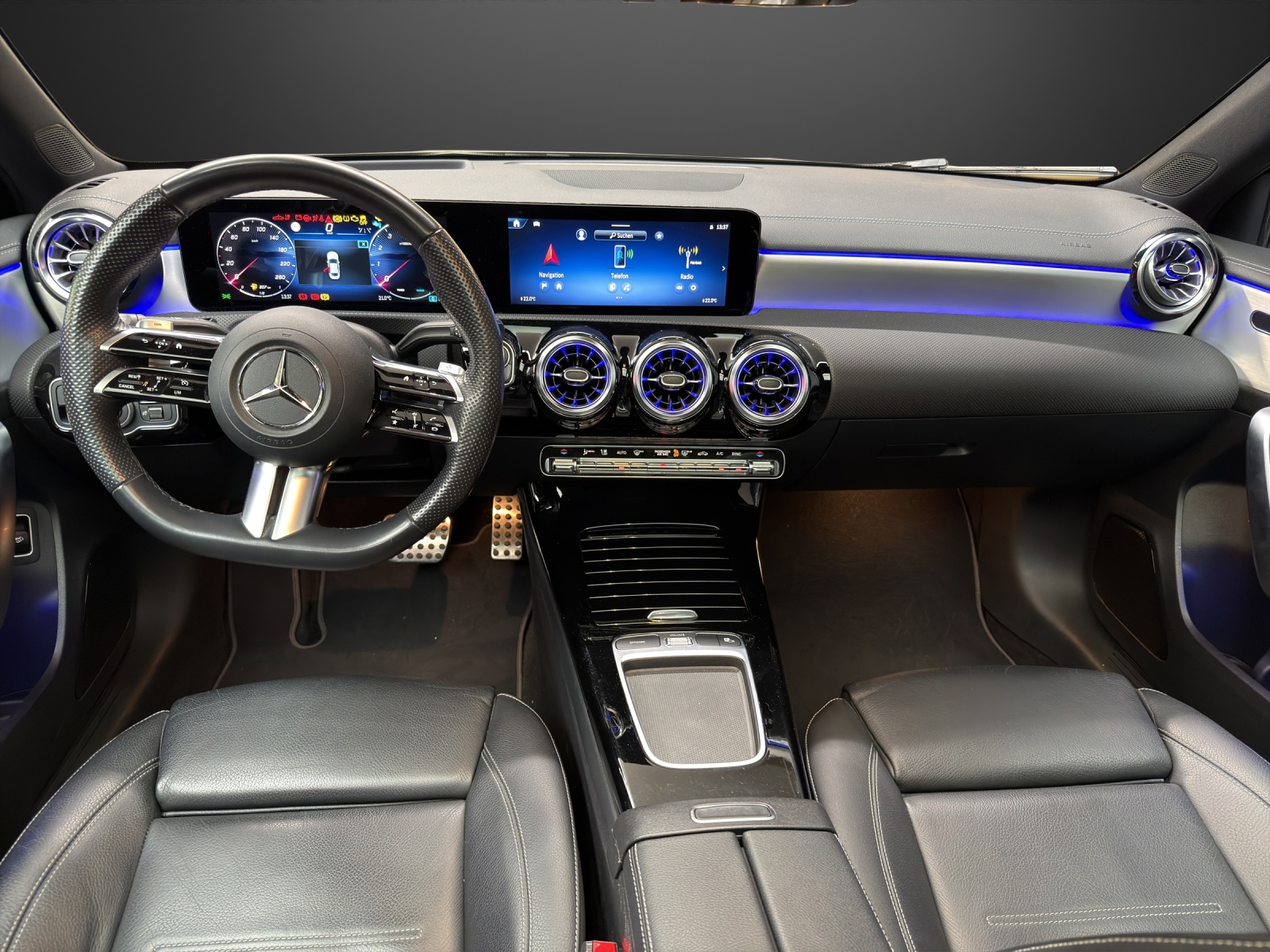MERCEDES-BENZ A 250 AMG Line 4Matic-image-5