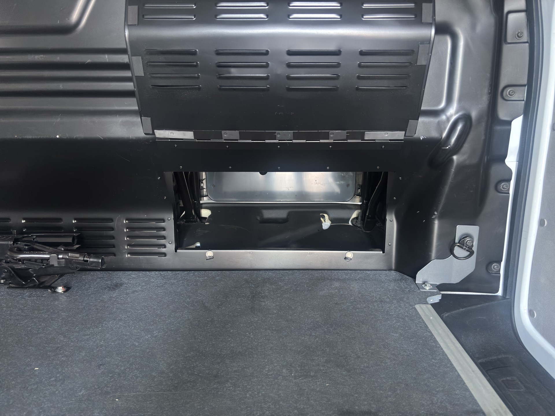 FORD Transit C Van 320 L1 2.0 EcoBlue 136 Trend-image-14