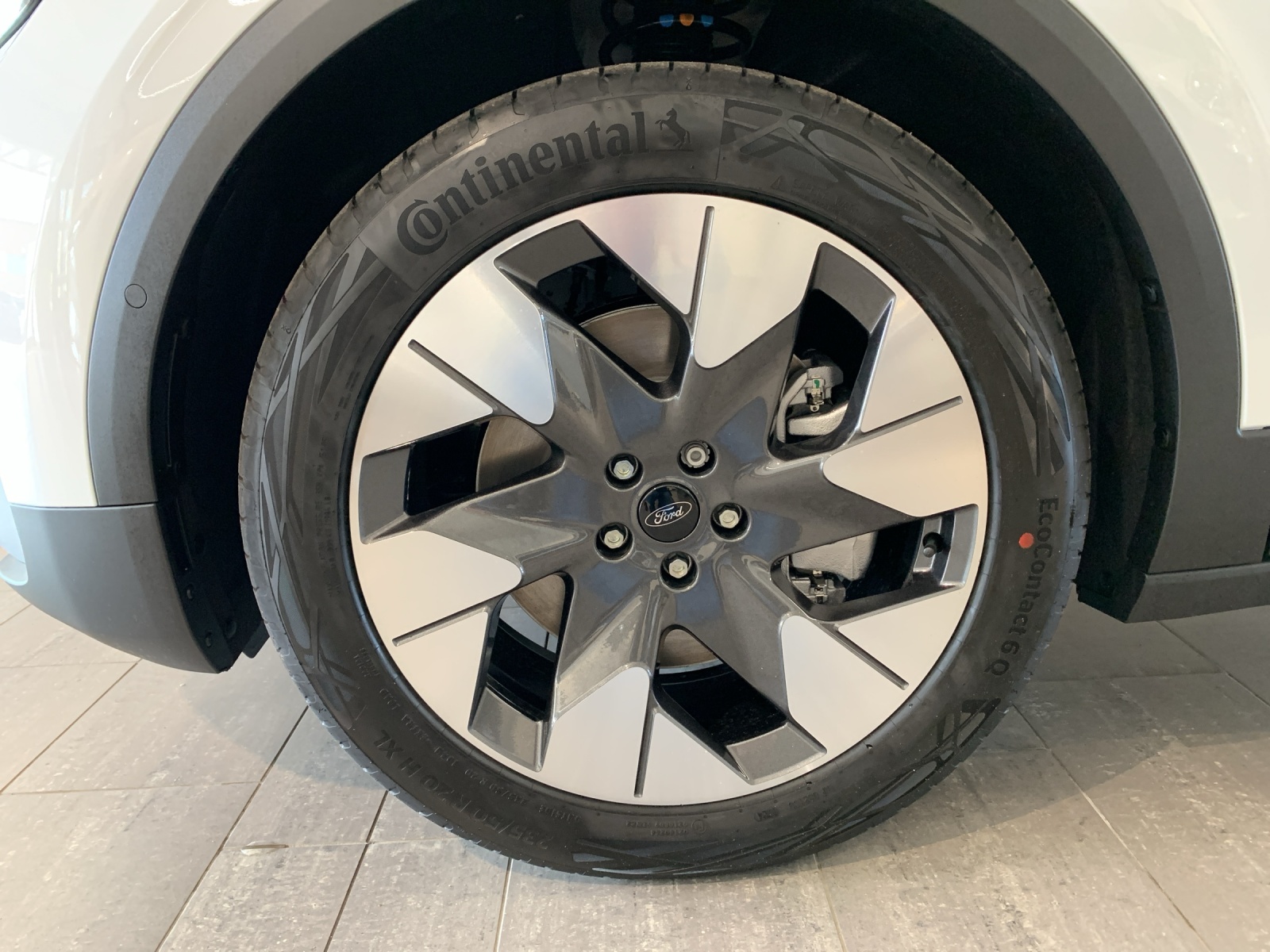 FORD Explorer Extended Range Premium-image-8