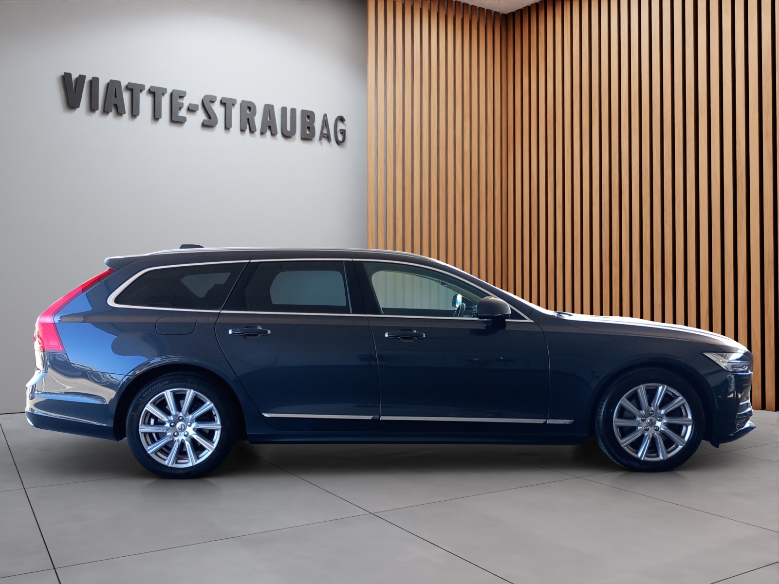 VOLVO V90 2.0 D5 Inscription AWD-image-5