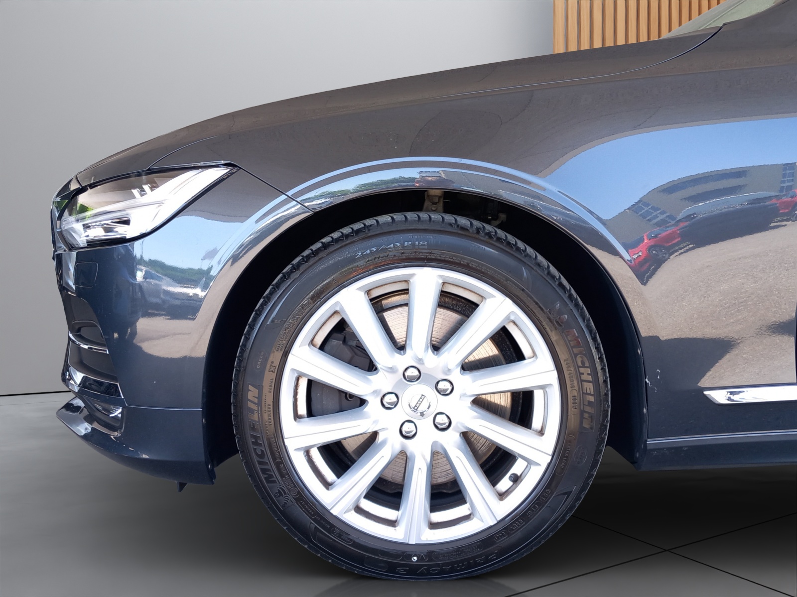VOLVO V90 2.0 D5 Inscription AWD-image-22