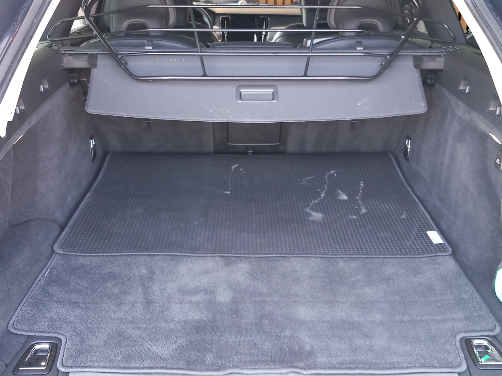 VOLVO V90 2.0 D5 Inscription AWD-image-25