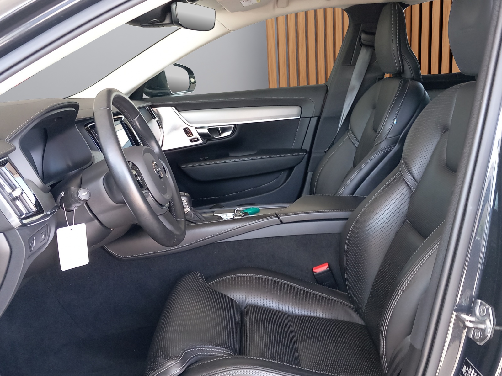 VOLVO V90 2.0 D5 Inscription AWD-image-9