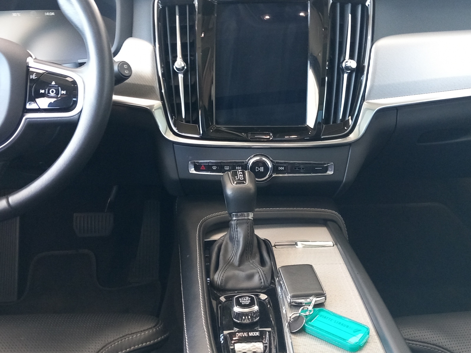 VOLVO V90 2.0 D5 Inscription AWD-image-14