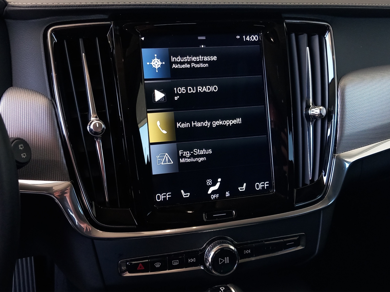 VOLVO V90 2.0 D5 Inscription AWD-image-16