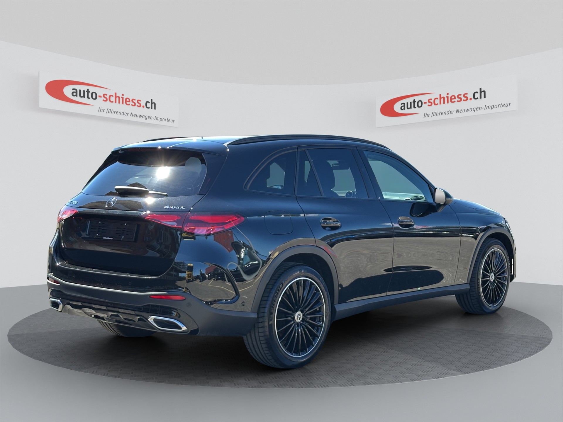 MERCEDES-BENZ GLC 200 4Matic AMG Night 9G-Tronic-image-4