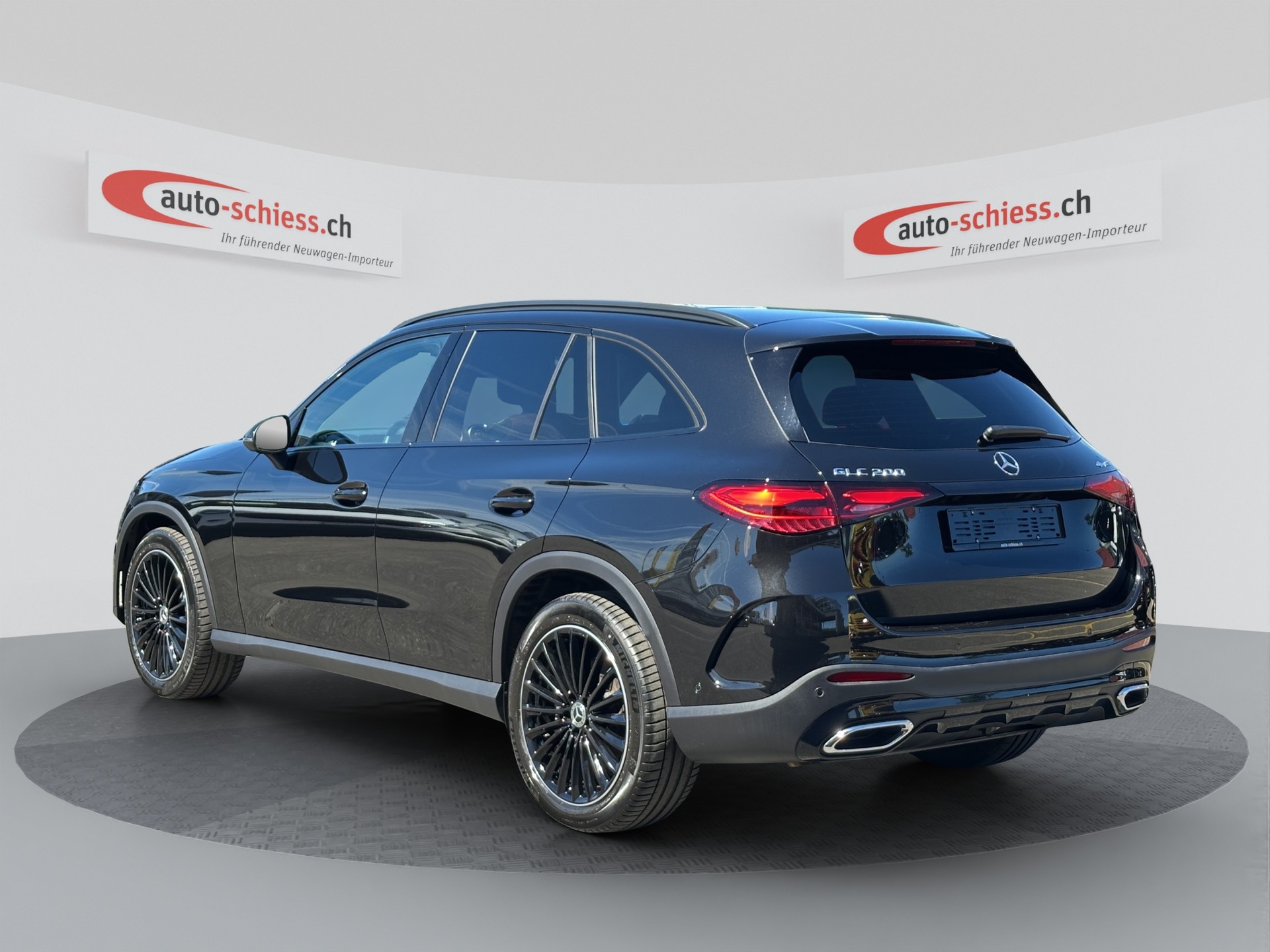 MERCEDES-BENZ GLC 200 4Matic AMG Night 9G-Tronic-showroom-element-2