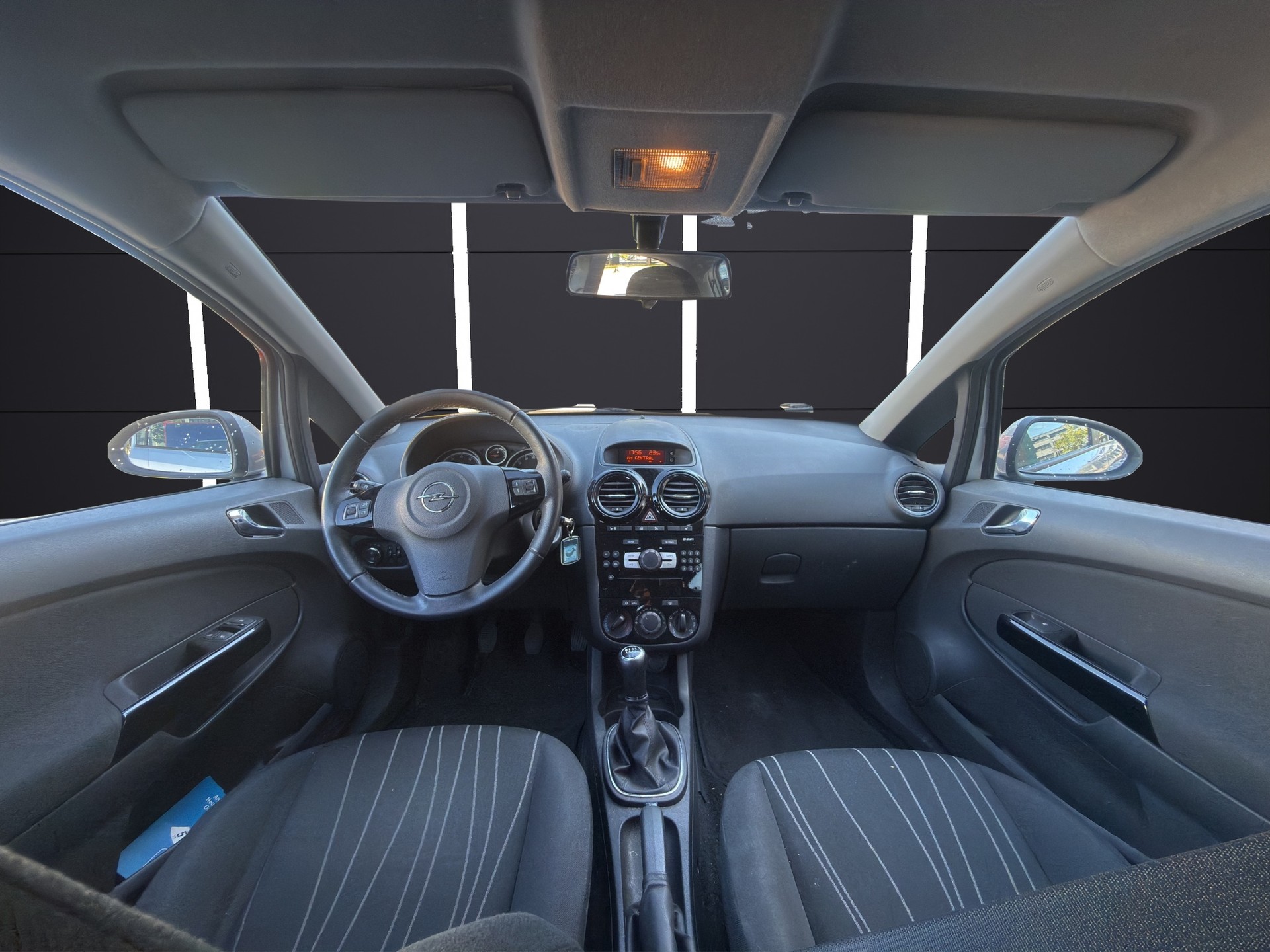 OPEL Corsa 1.4 TP Anniversary-image-11