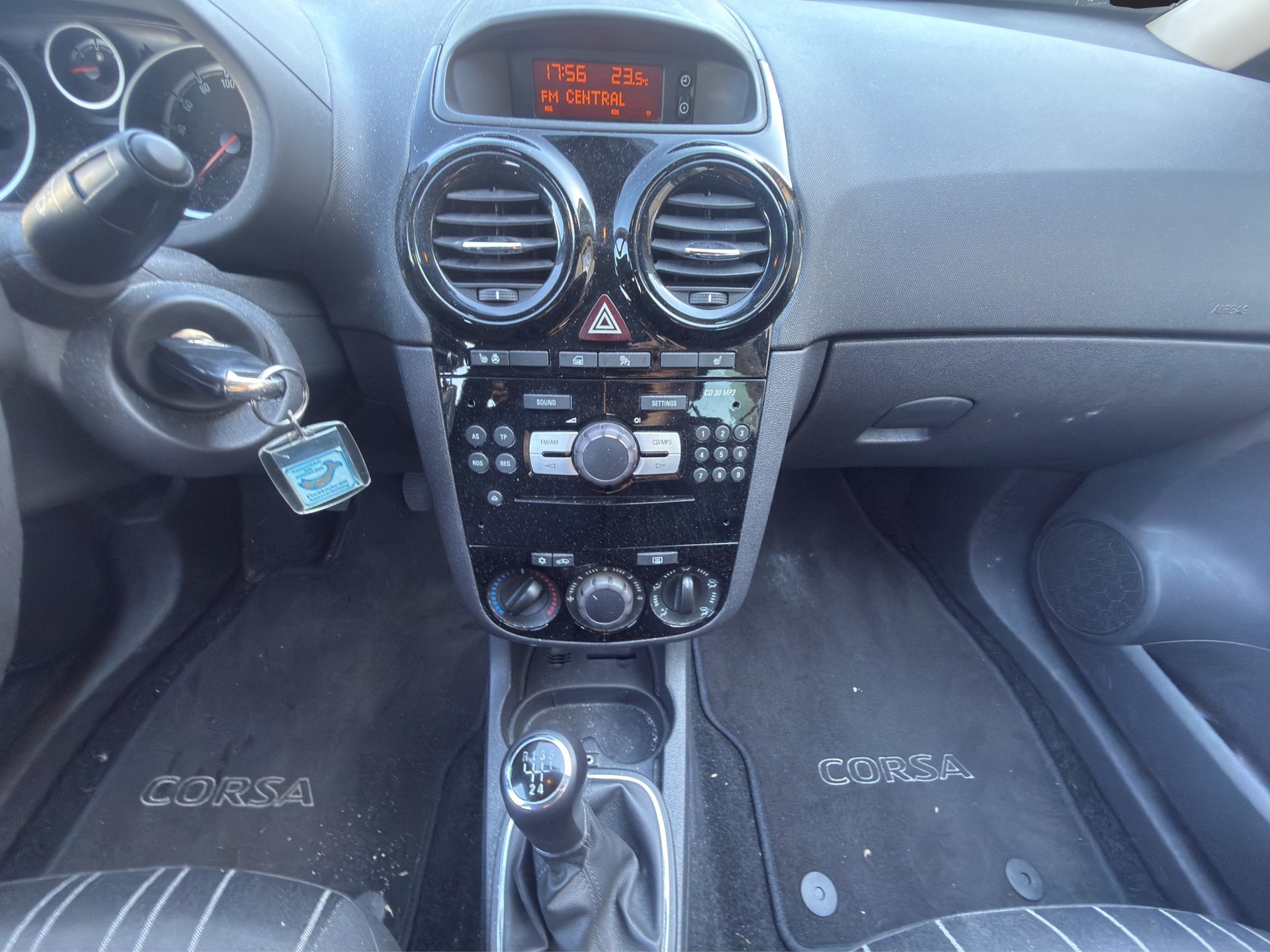 OPEL Corsa 1.4 TP Anniversary-image-16