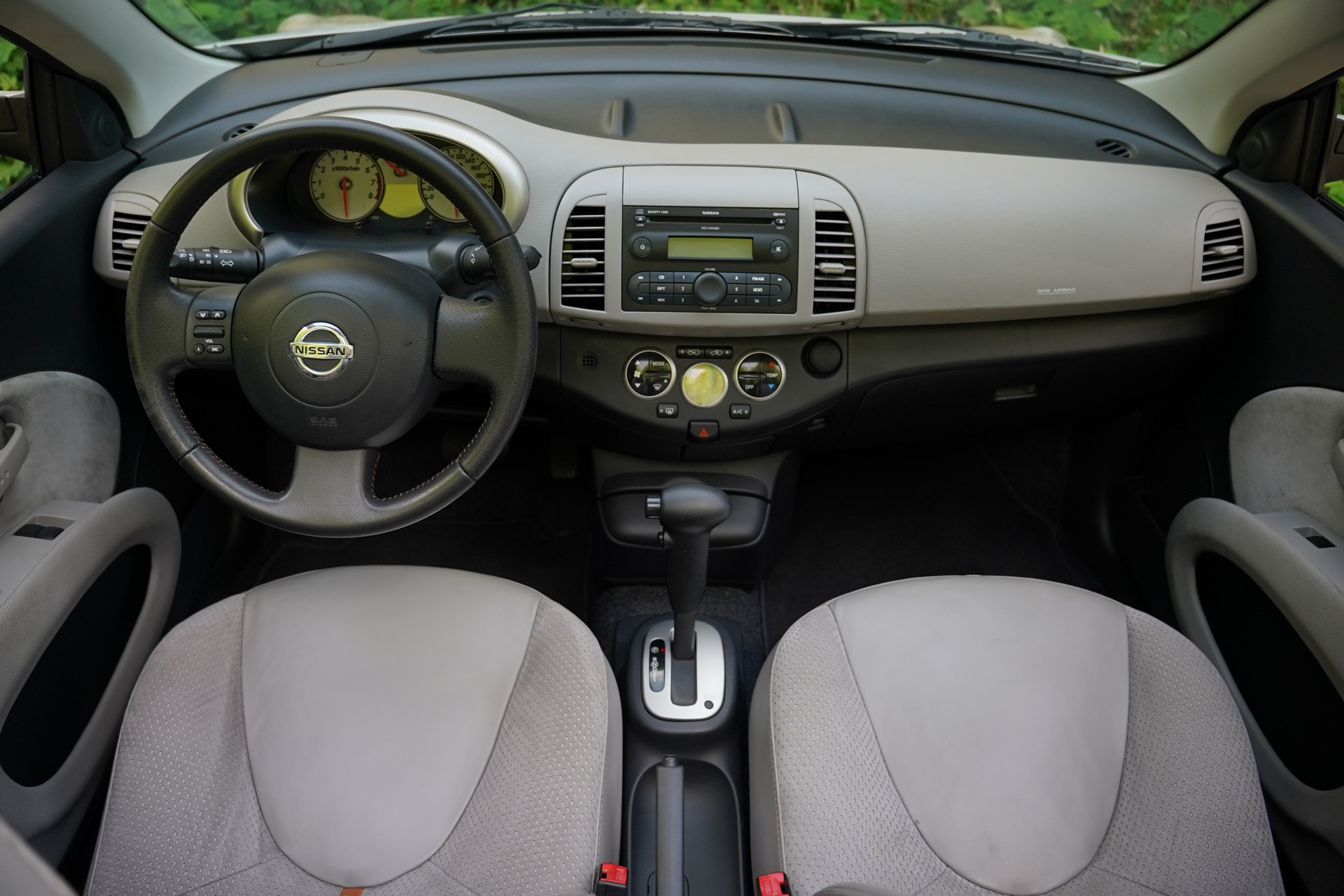 NISSAN Micra C+C 1.6 tekna-image-12