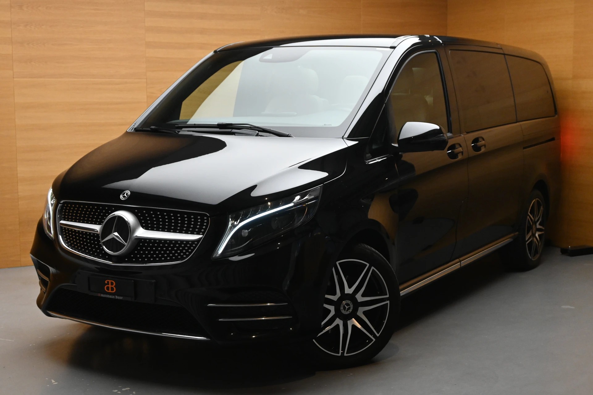 MERCEDES-BENZ V 300 d lang AMG-Line 4Matic 9G-Tronic