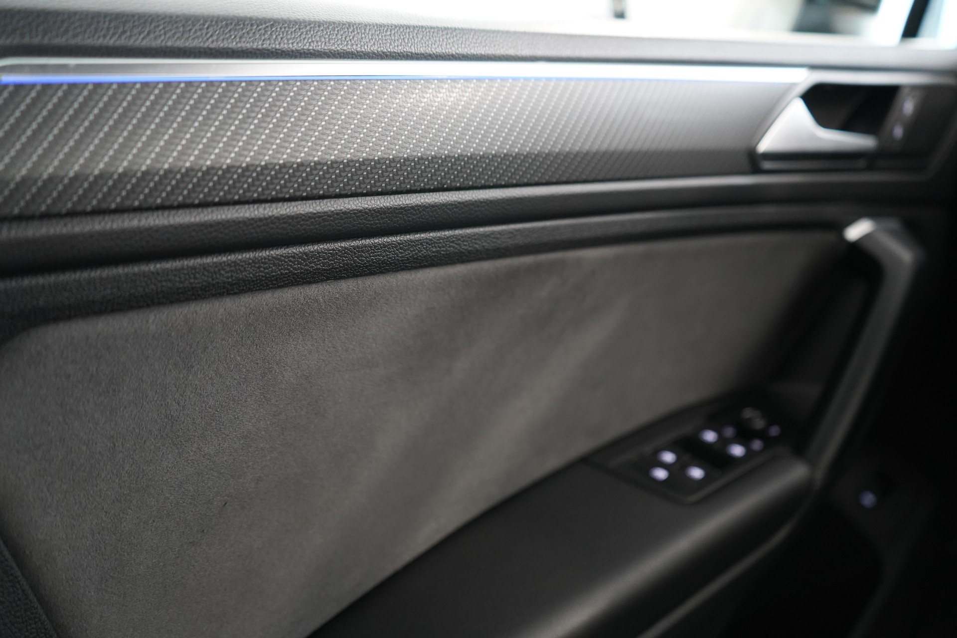 VW Tiguan 2.0 TSI R DSG-image-14