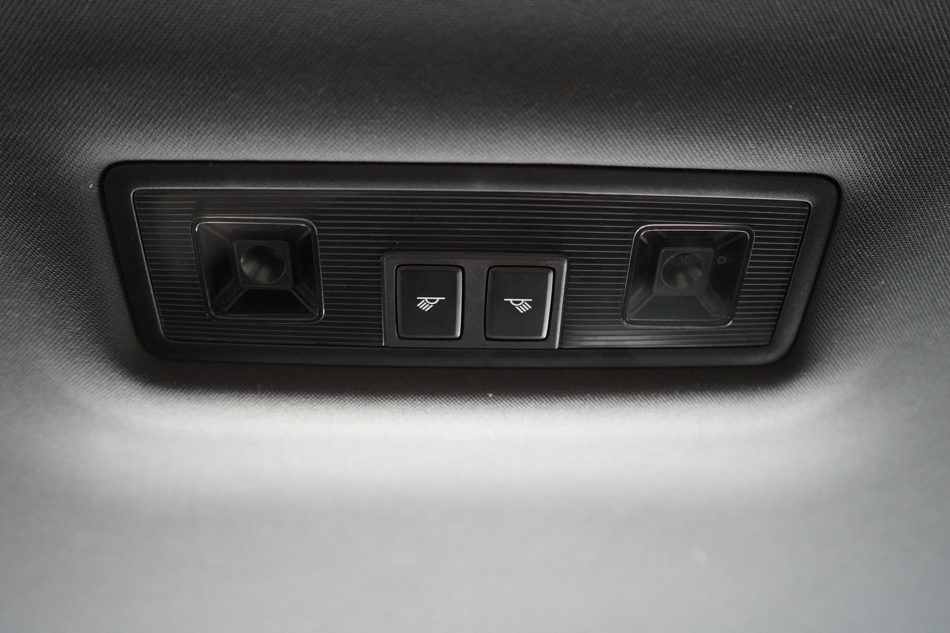VW Tiguan 2.0 TSI R DSG-image-19