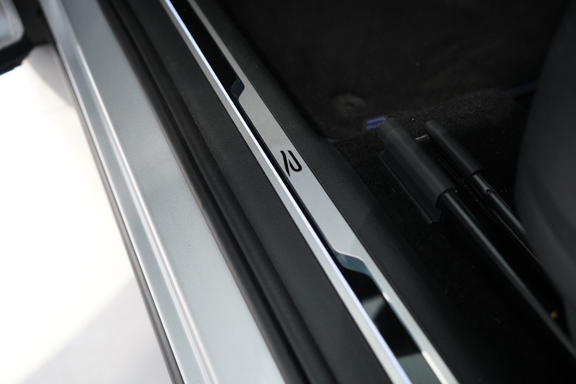 VW Tiguan 2.0 TSI R DSG-image-13