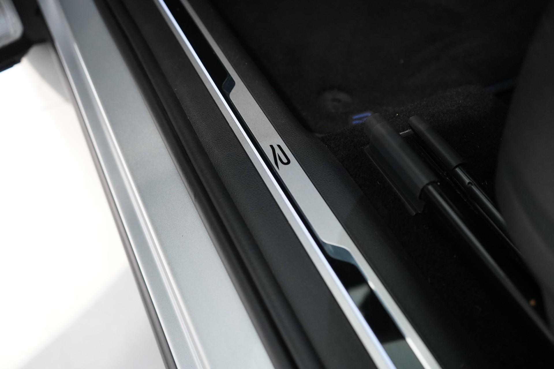 VW Tiguan 2.0 TSI R DSG-image-17
