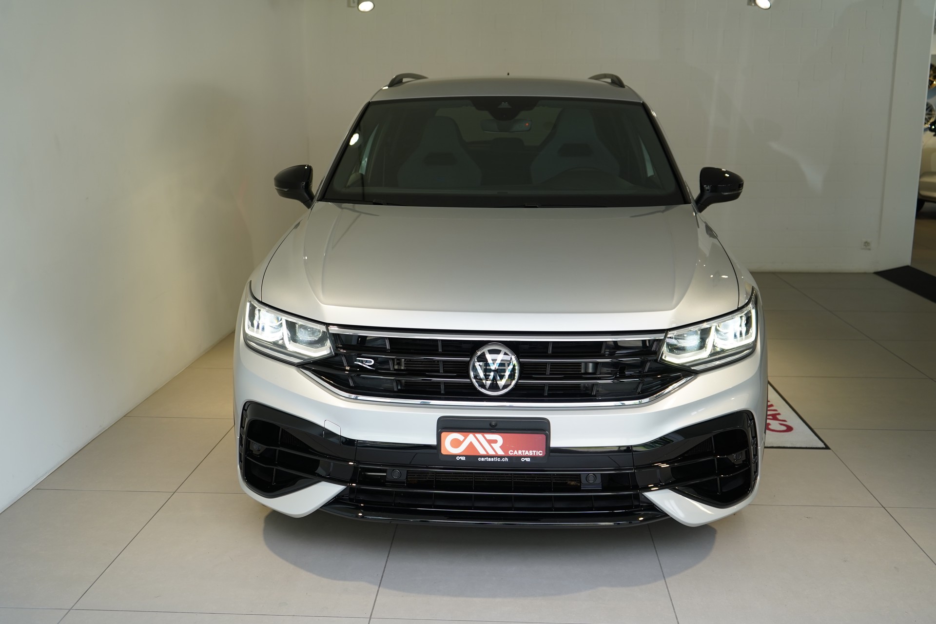 VW Tiguan 2.0 TSI R DSG-image-1