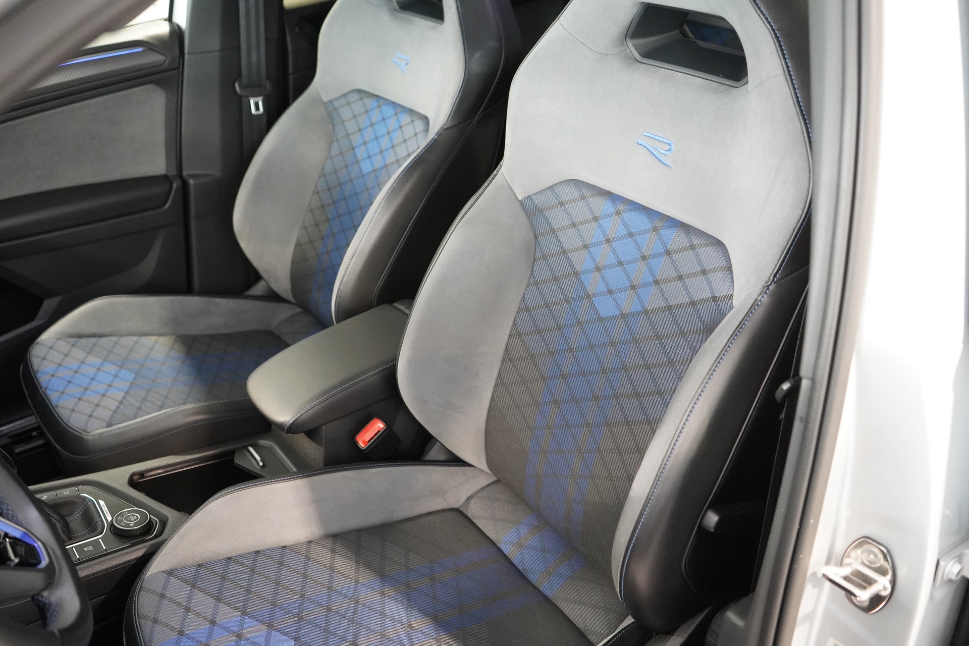 VW Tiguan 2.0 TSI R DSG-image-4