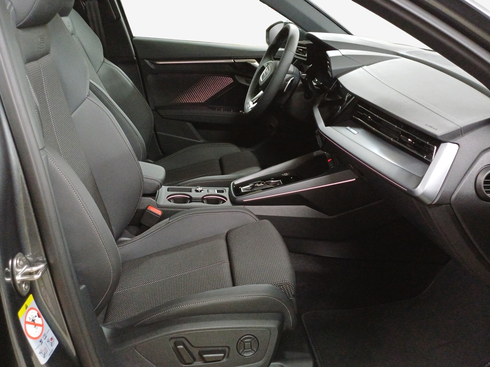 AUDI A3 Sportback TFSI 110 kW S line S tronic-image-13