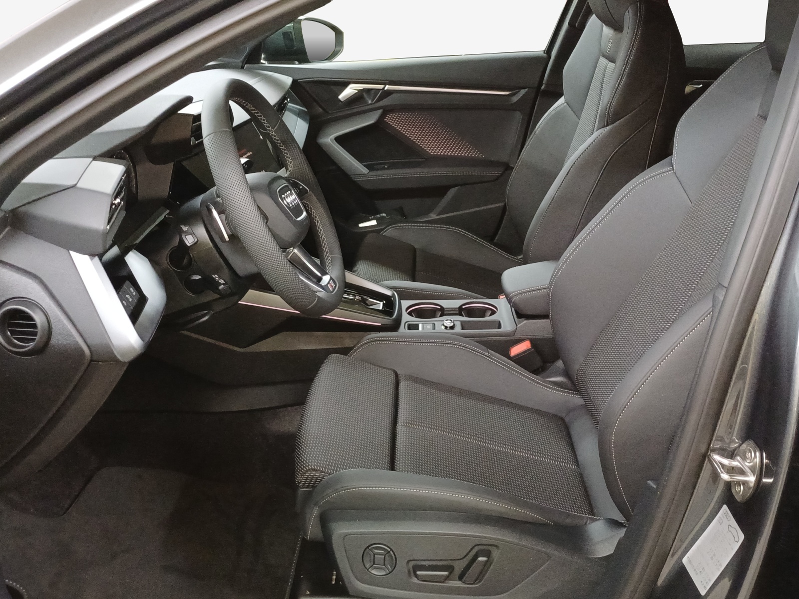 AUDI A3 Sportback TFSI 110 kW S line S tronic-image-7