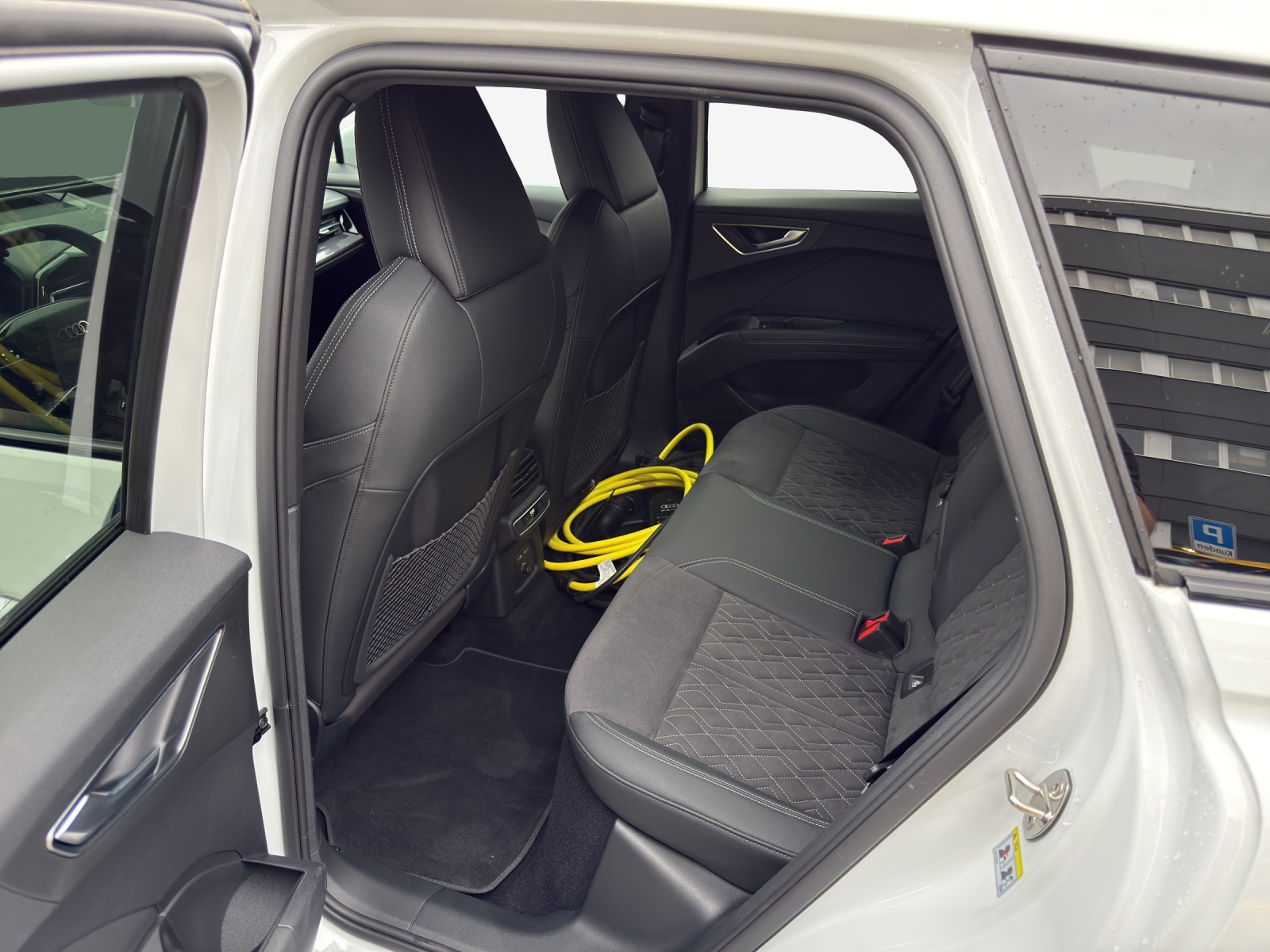 AUDI Q4 e-tron 50 quattro-image-11