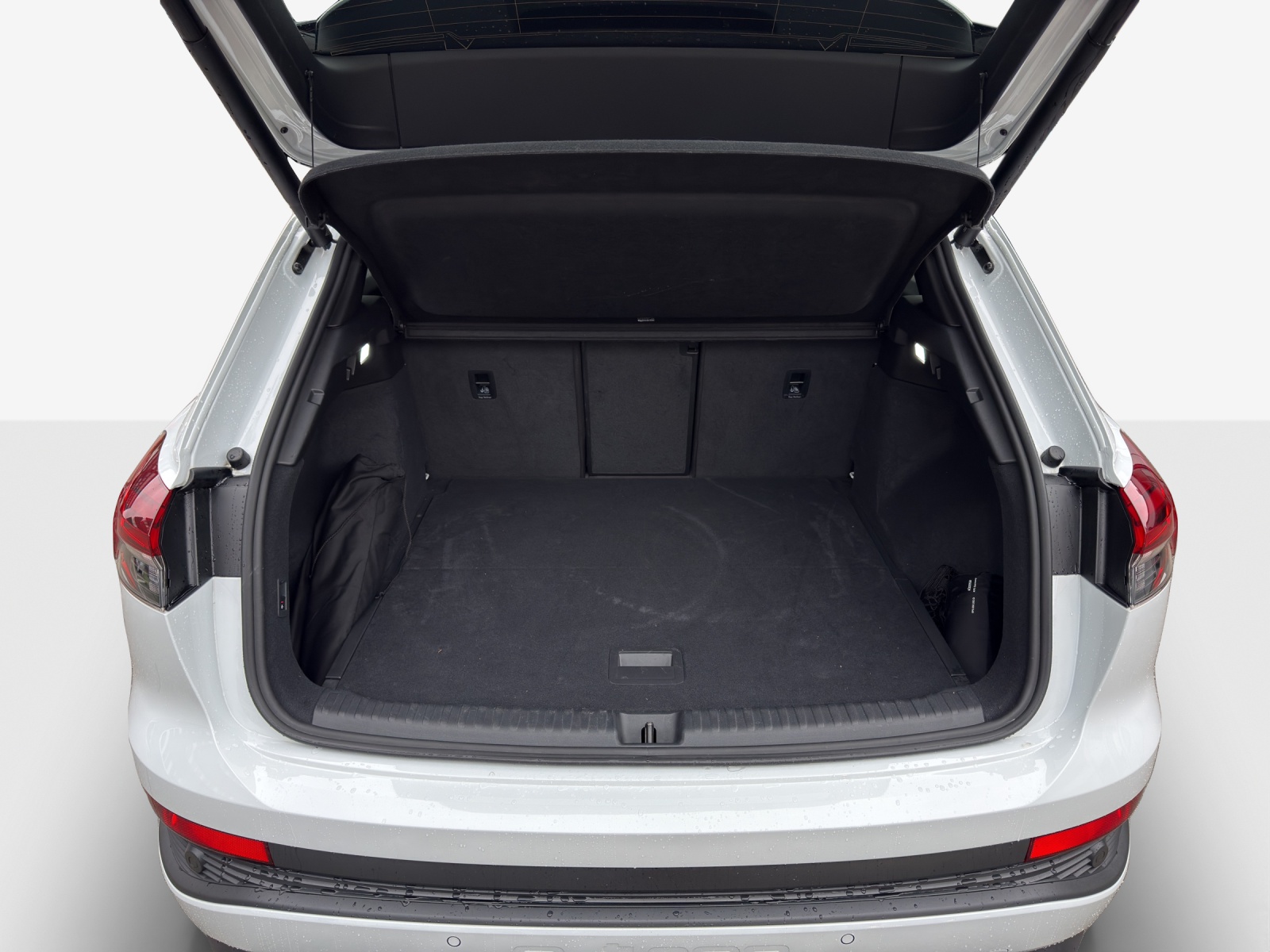 AUDI Q4 e-tron 50 quattro-image-12