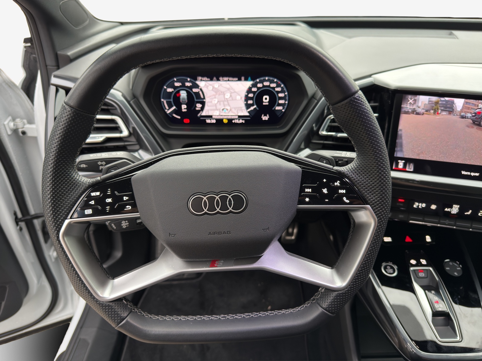 AUDI Q4 e-tron 50 quattro-image-9