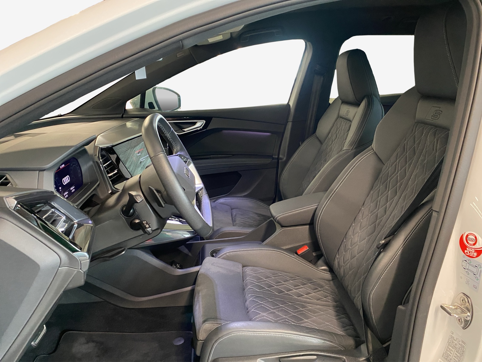AUDI Q4 e-tron 50 quattro-image-8