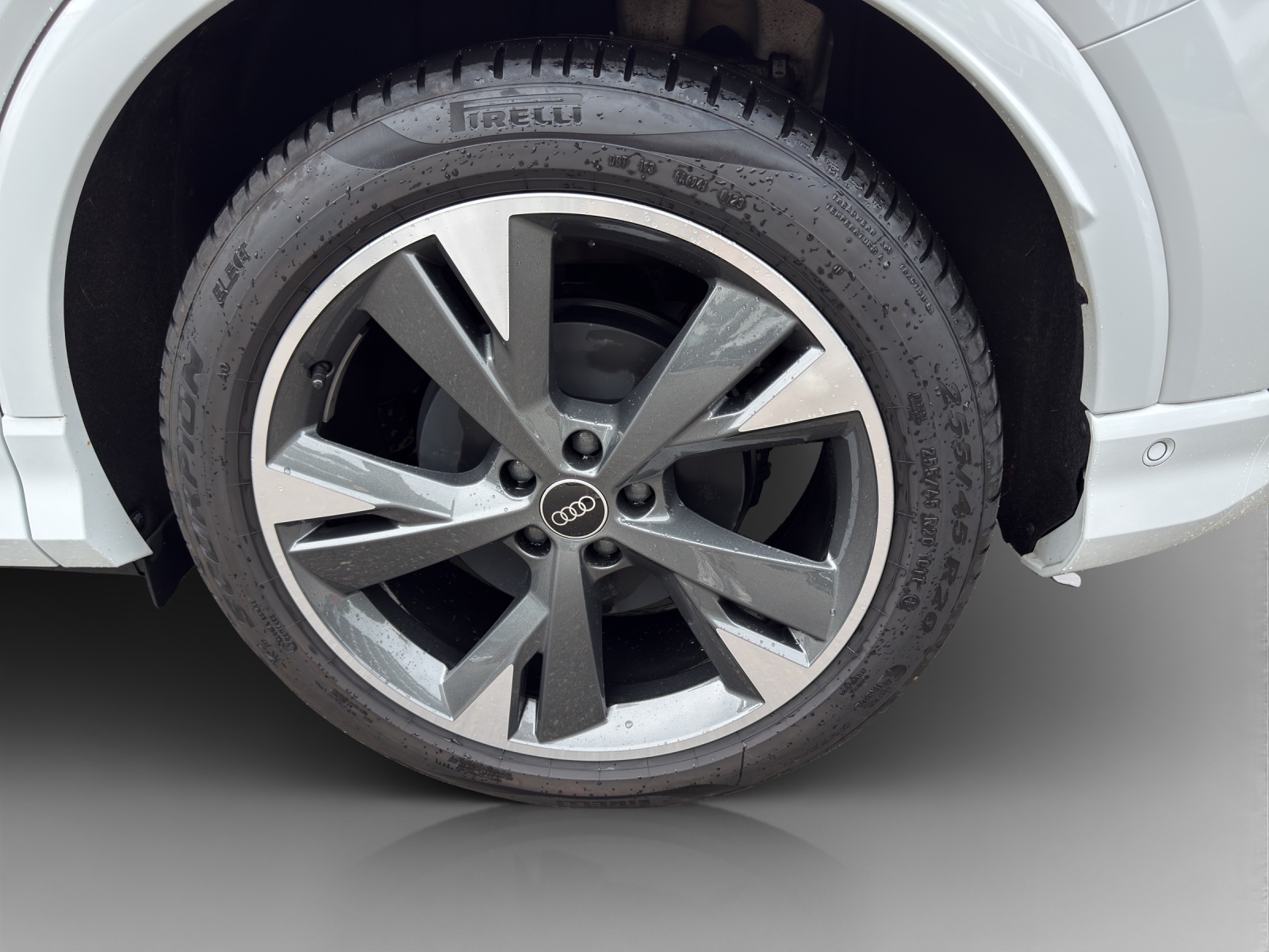AUDI Q4 e-tron 50 quattro-image-14