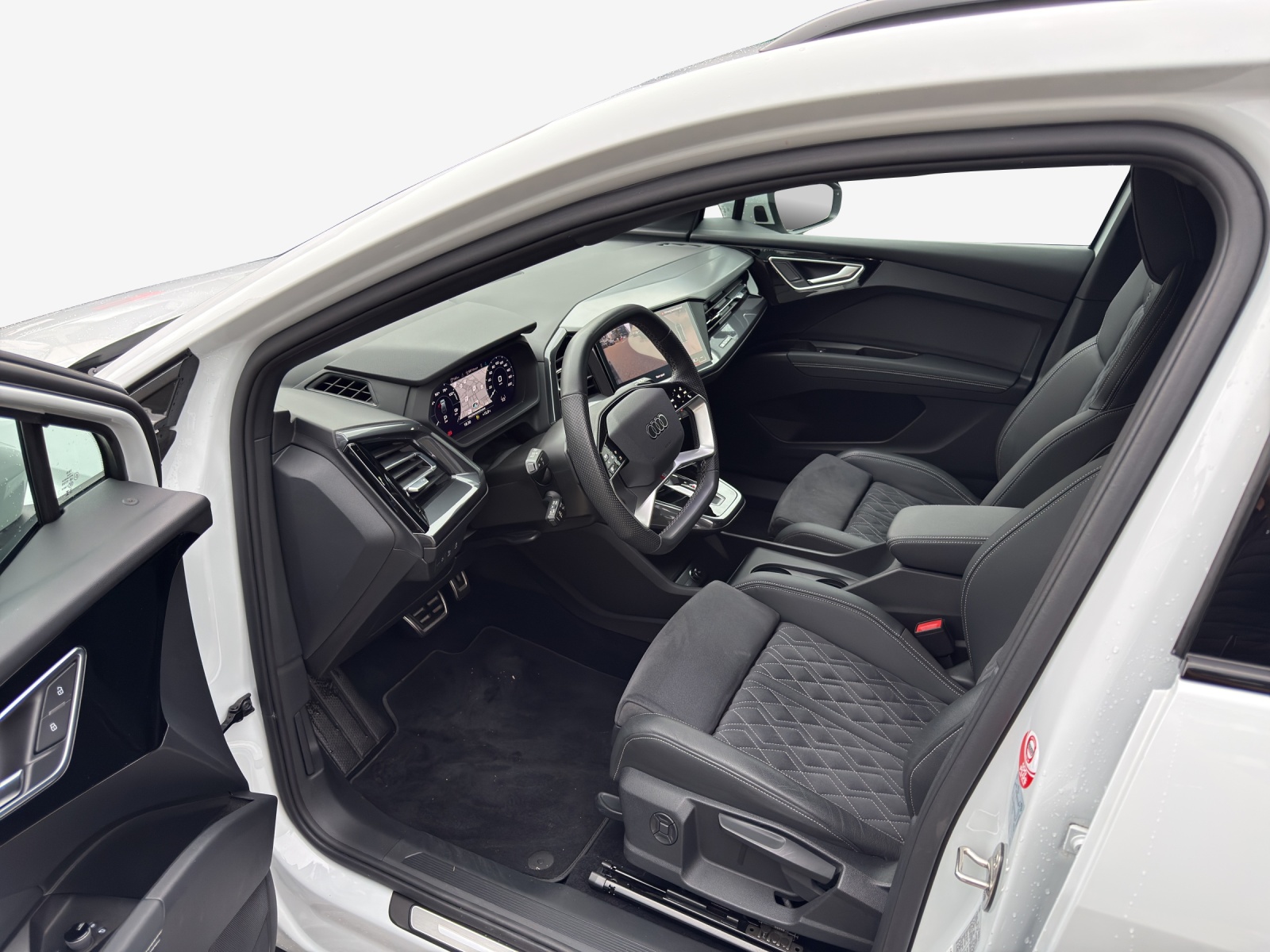AUDI Q4 e-tron 50 quattro-image-7