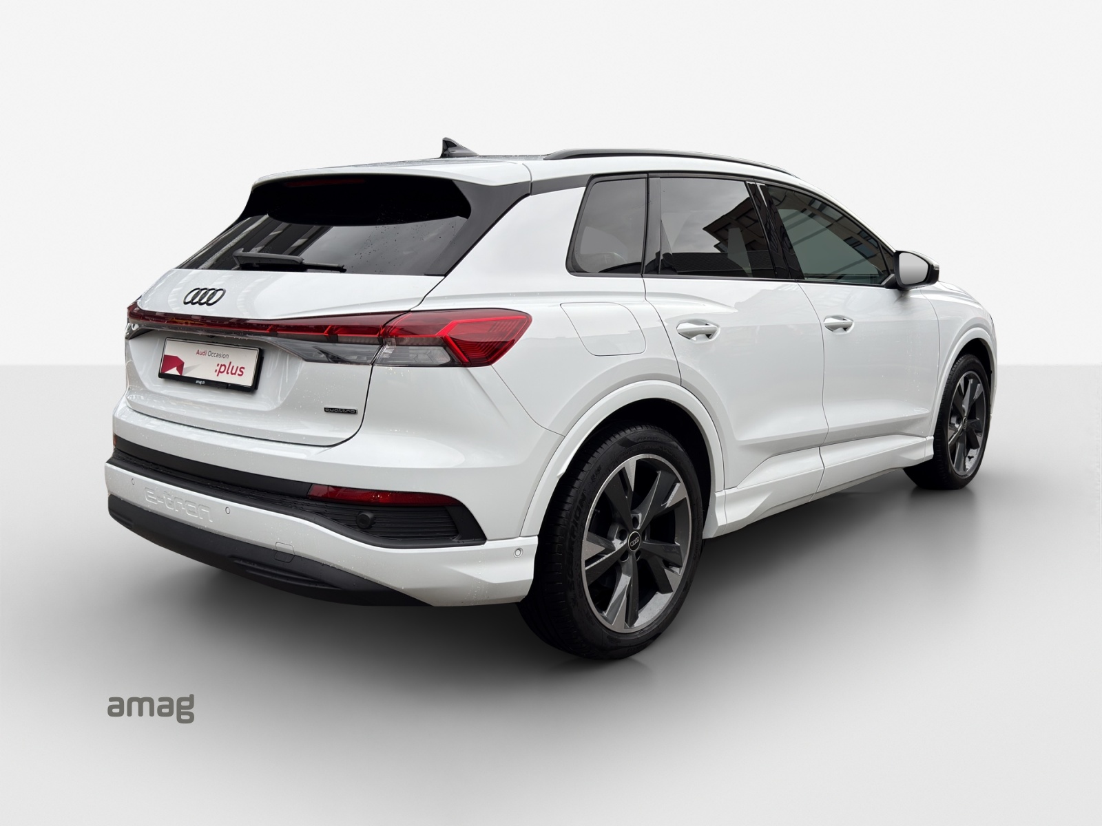 AUDI Q4 e-tron 50 quattro-image-4