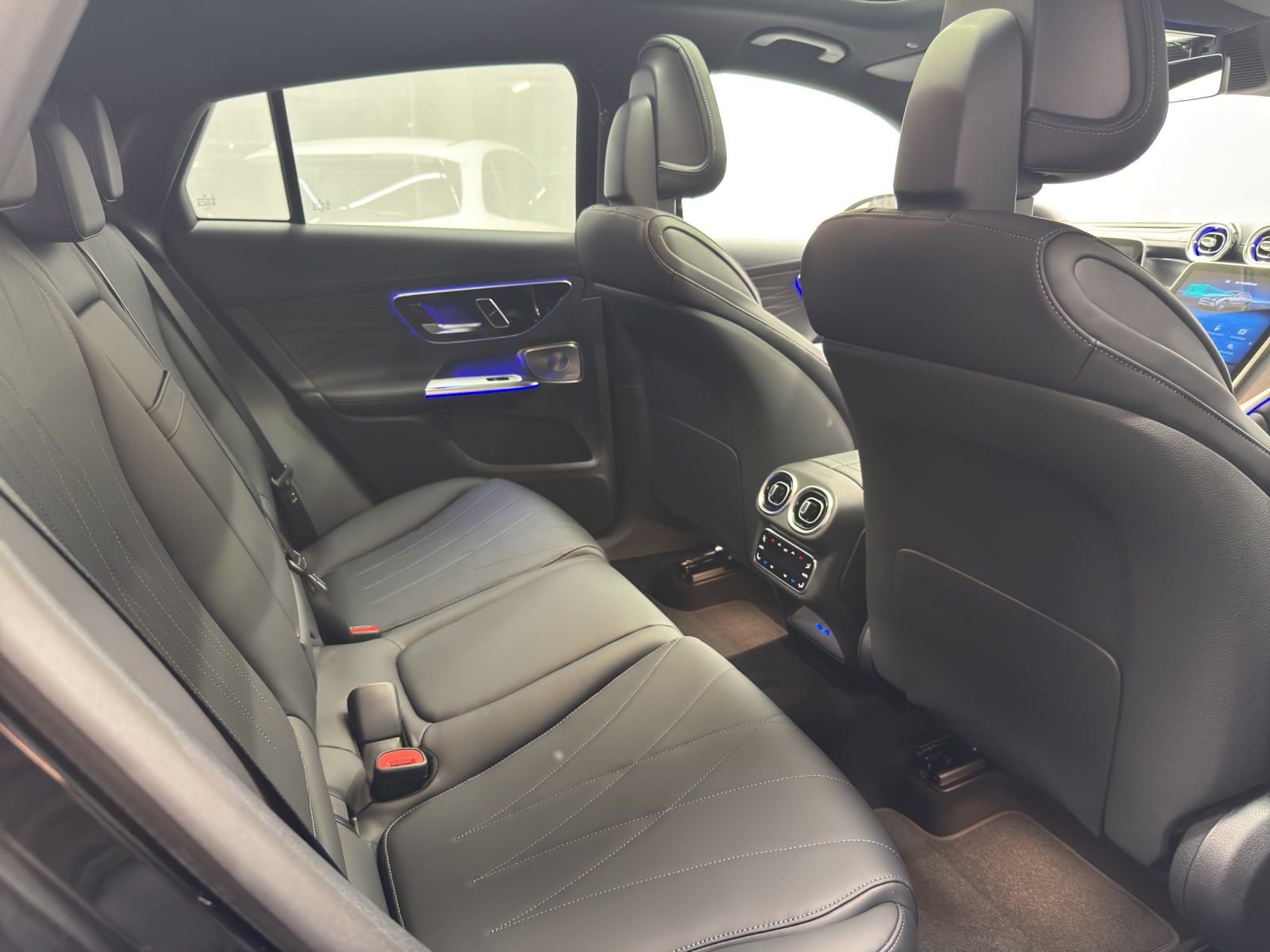 MERCEDES-BENZ GLC 300 AMG Line 4Matic Coupé-image-9
