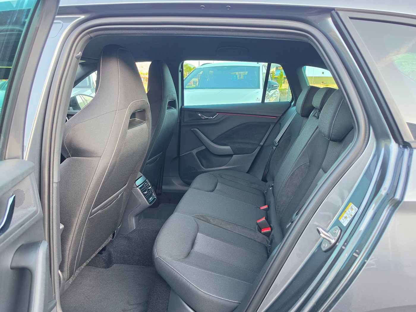 SKODA Scala 1.0 TSI Dynamic DSG-image-8