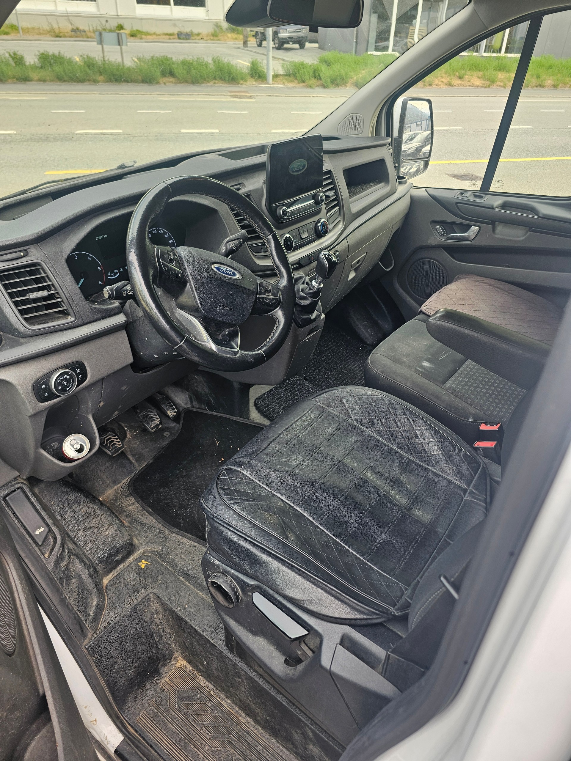 FORD Transit Custom Van 300 L1H1 Limited-image-7