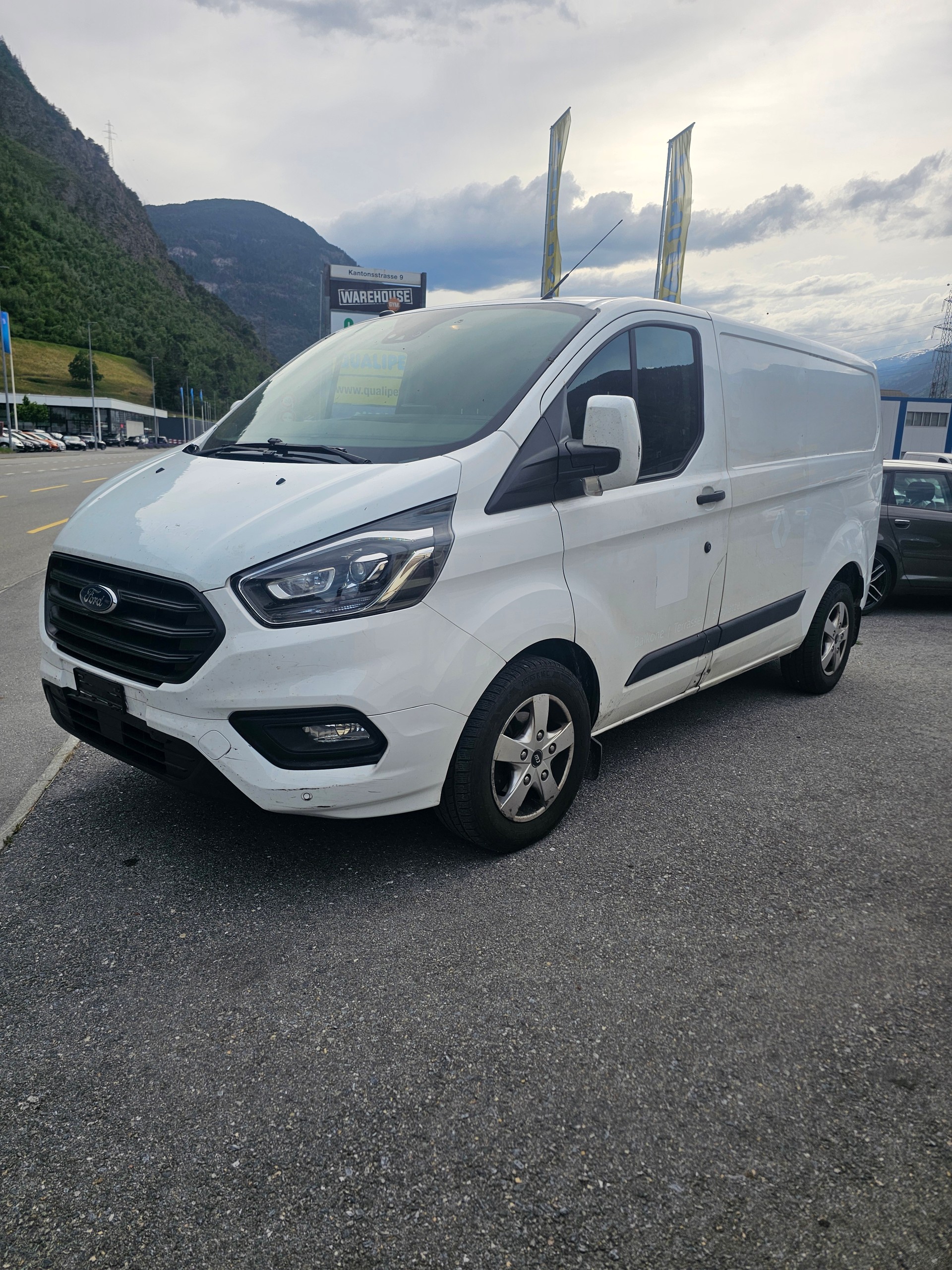FORD Transit Custom Van 300 L1H1 Limited-image-0