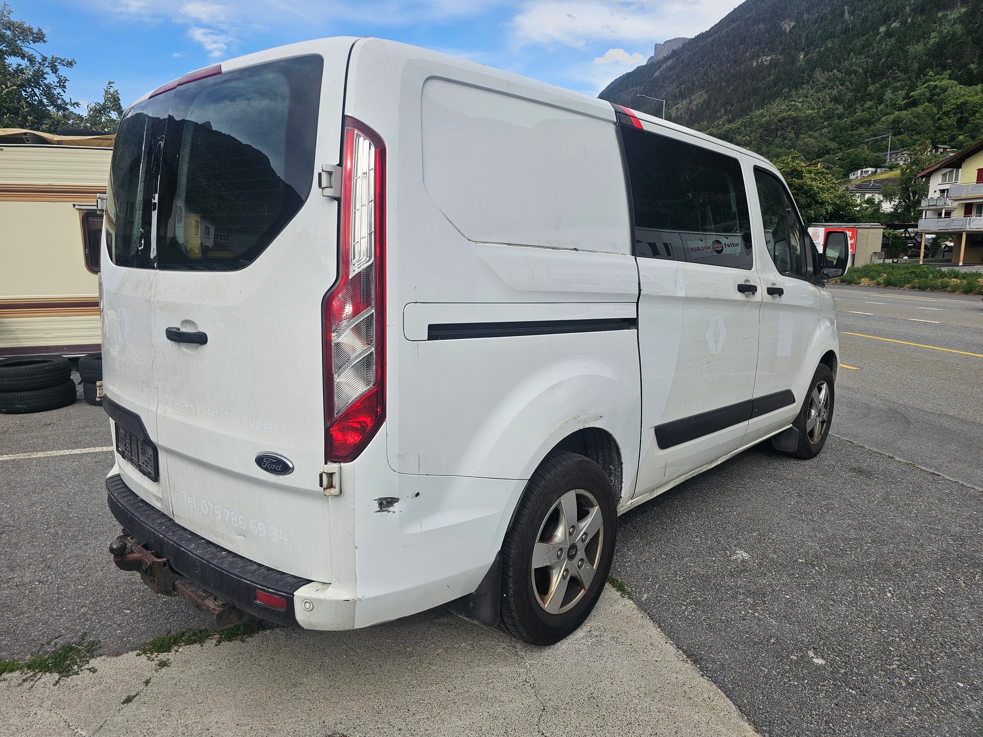 FORD Transit Custom Van 300 L1H1 Limited-image-4