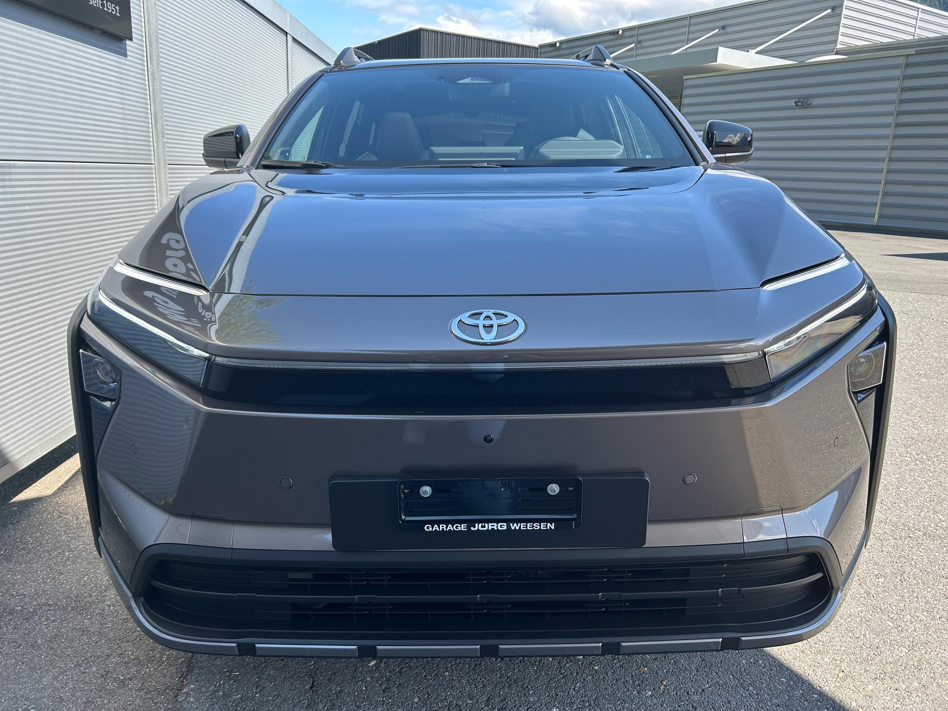 TOYOTA bZ4X Touring Premium AWD-image-1