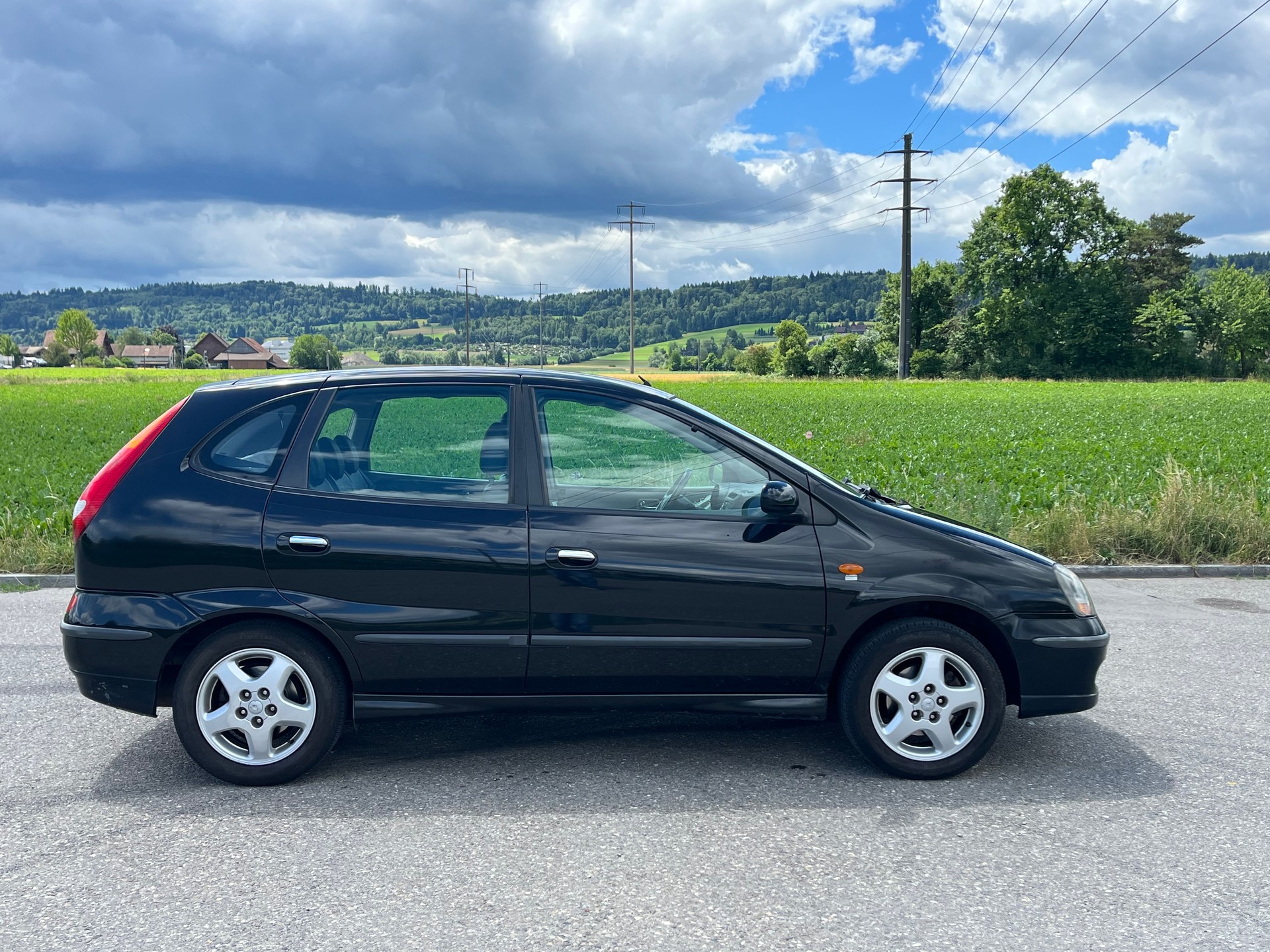 NISSAN Almera Tino 2.0 16V Luxury-image-5