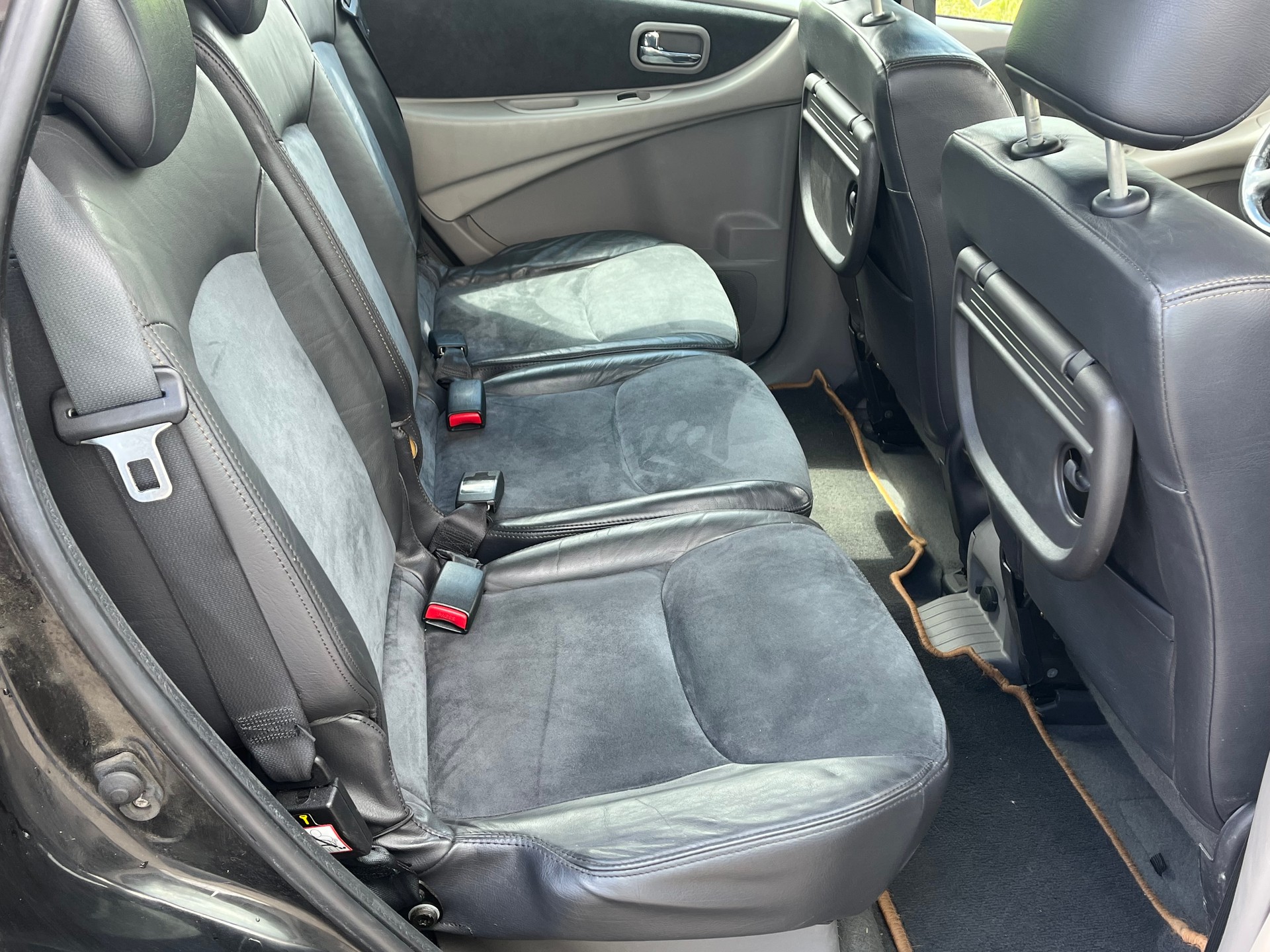 NISSAN Almera Tino 2.0 16V Luxury-image-13