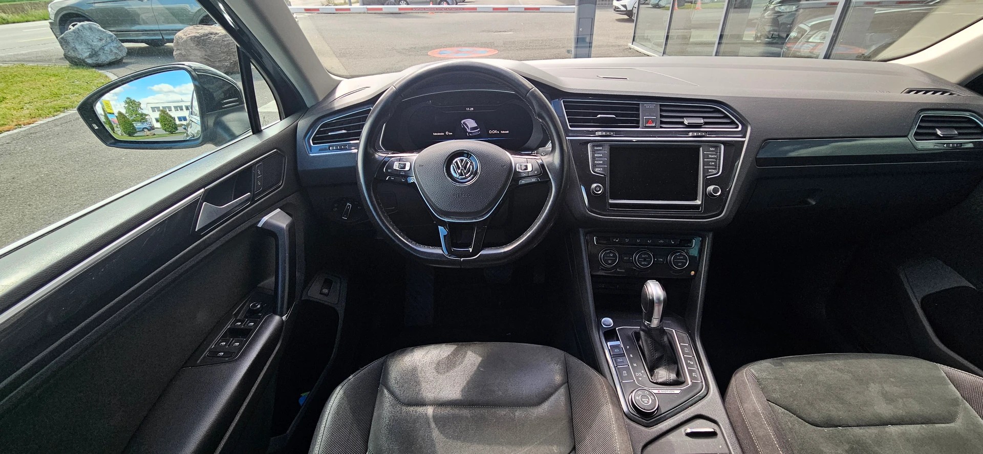 VW Tiguan 2.0 TDI SCR Highline 4Motion DSG-image-8