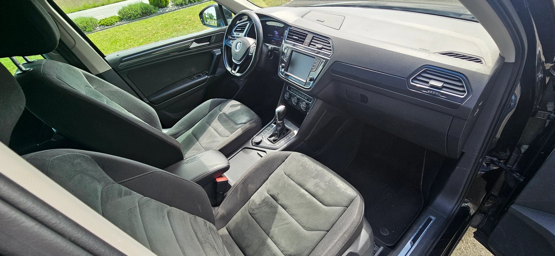 VW Tiguan 2.0 TDI SCR Highline 4Motion DSG-image-9