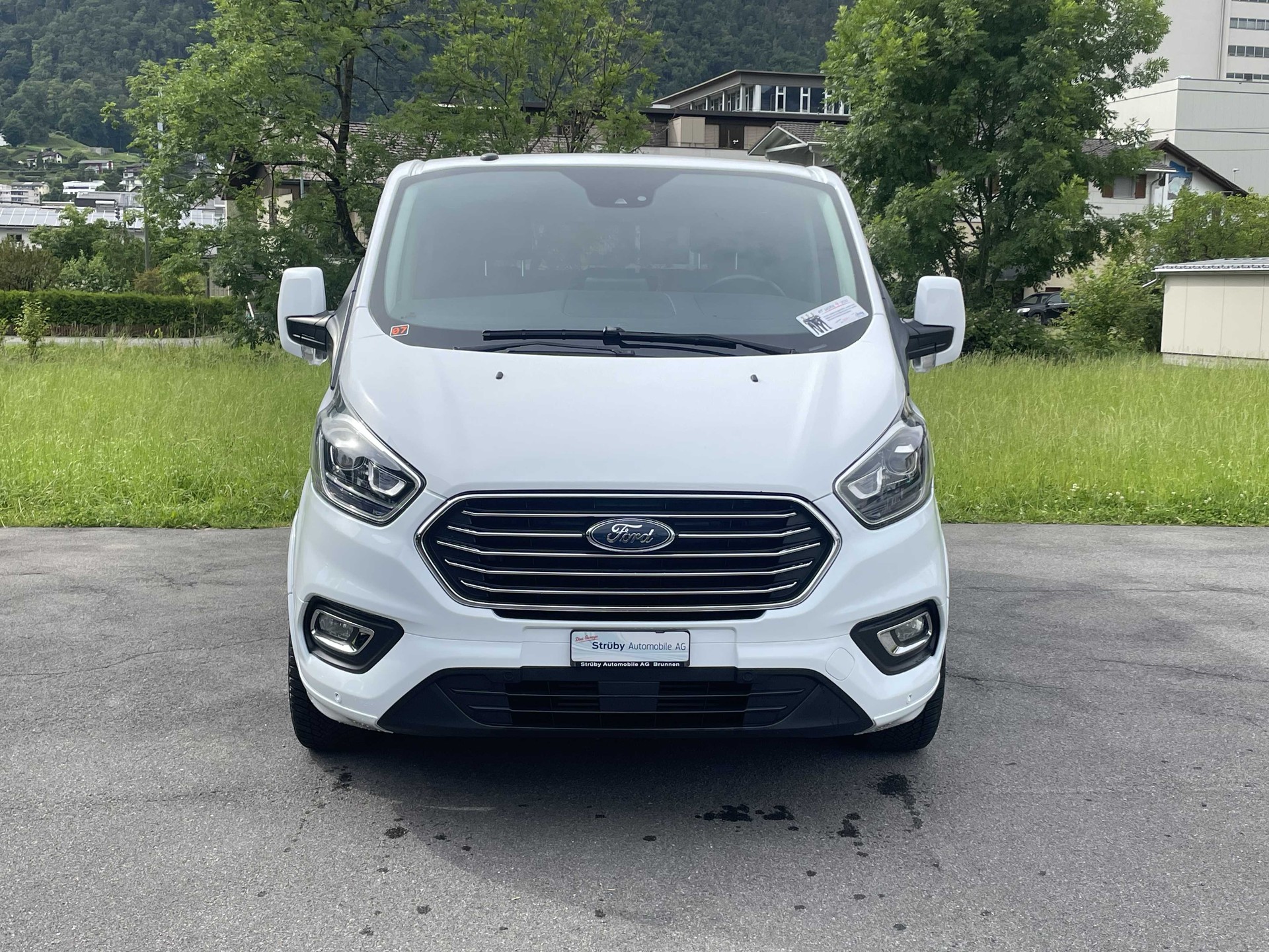 FORD Tourneo Custom Bus 310 L1 2.0 TDCi 170PS Titanium-image-1